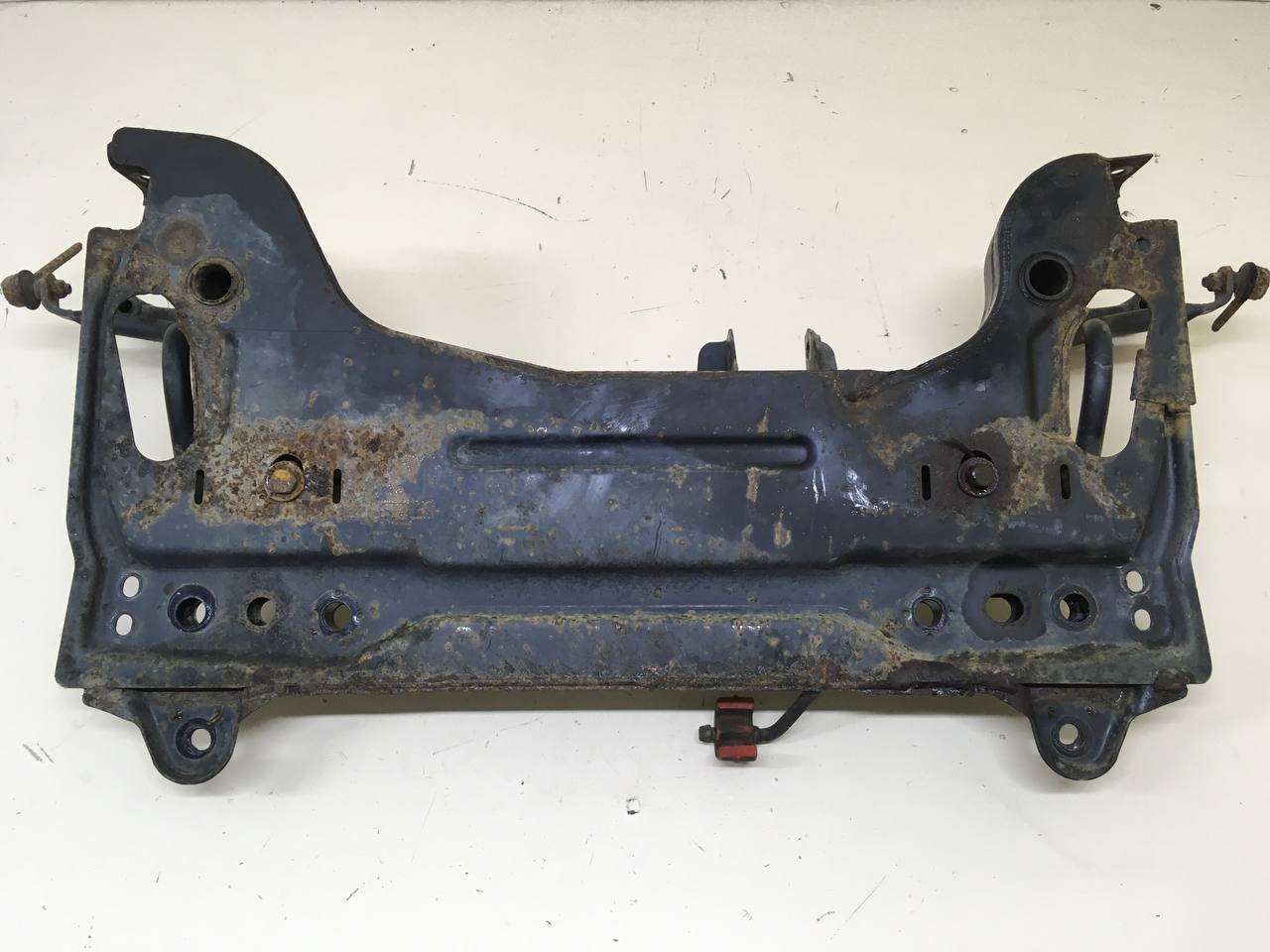Балка подмоторная Ford Fusion (JU) 2002-2012 Балка подмоторная Ford Fusion (JU) 2002-2012
