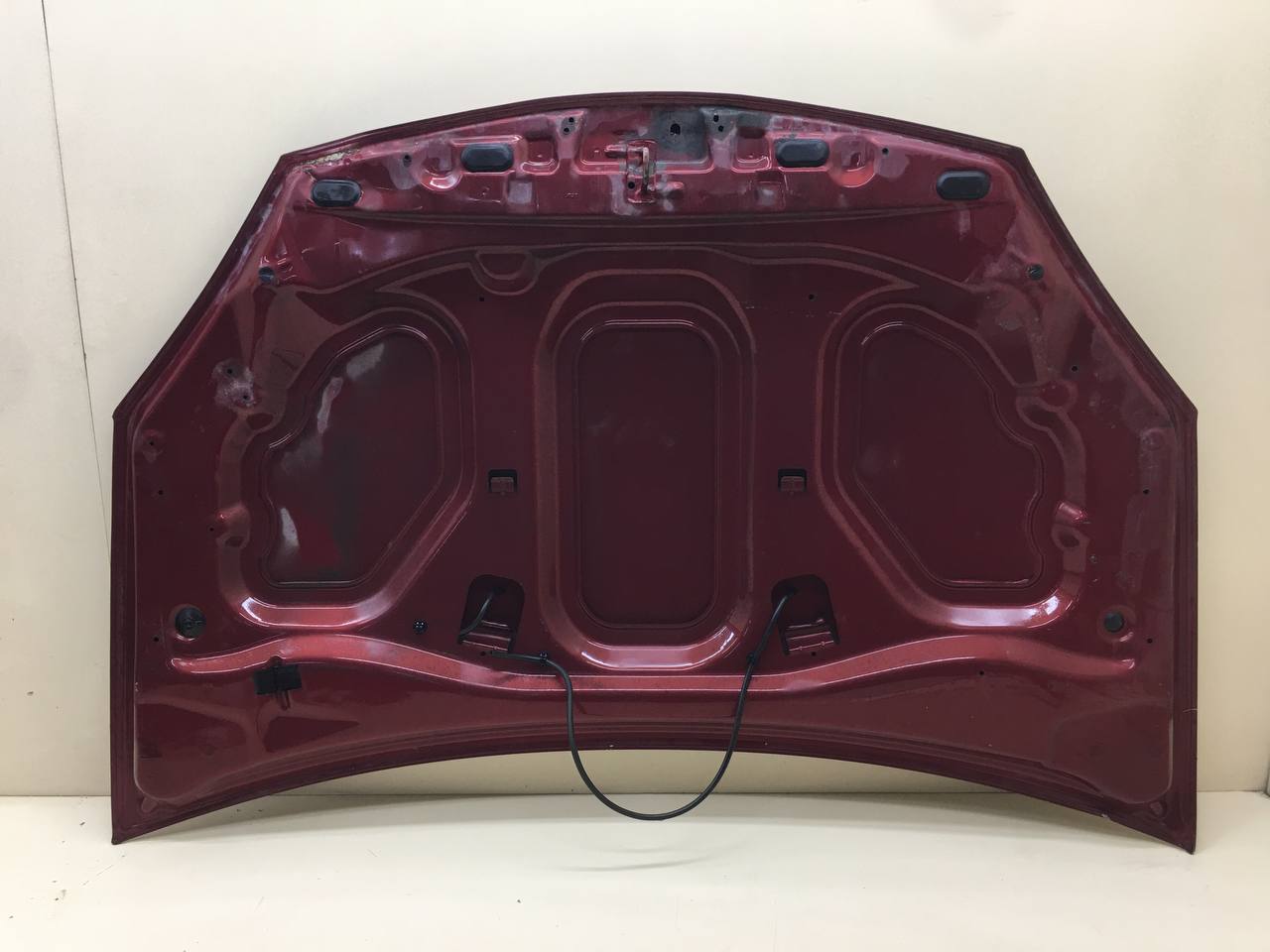 Капот Renault Sandero 2009-2014