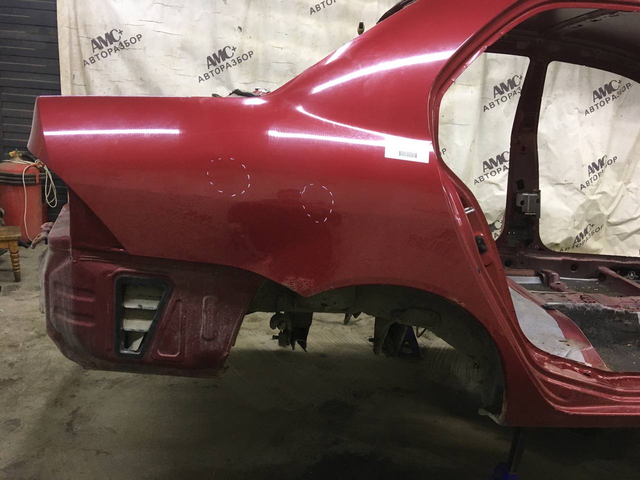 Крыло заднее правое Mitsubishi Lancer 9 (CS/Classic) 2000-2011 Крыло заднее правое Mitsubishi Lancer 9 (CS/Classic) 2000-2011