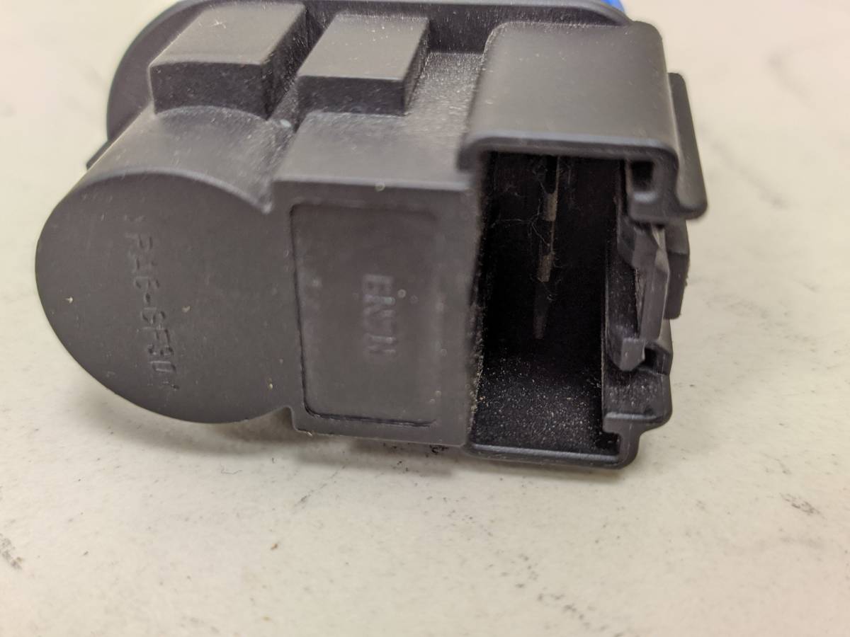 Датчик включения стопсигнала Land Rover Range Rover Evoque 2011-2018