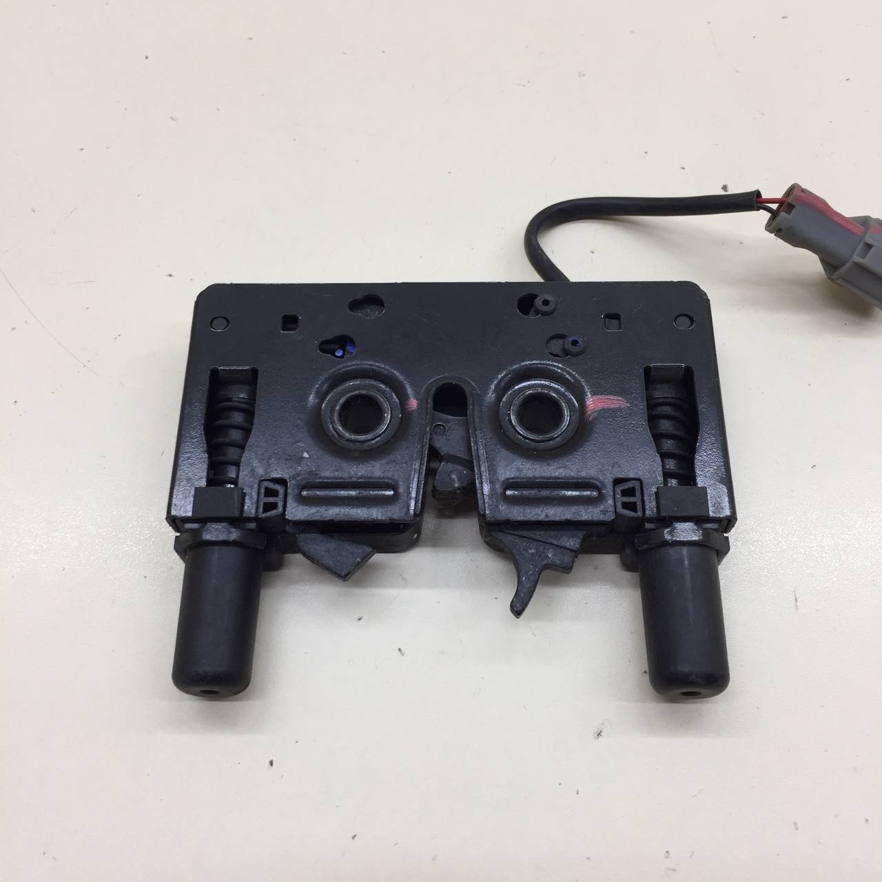 Замок капота EXEED RX 2022>