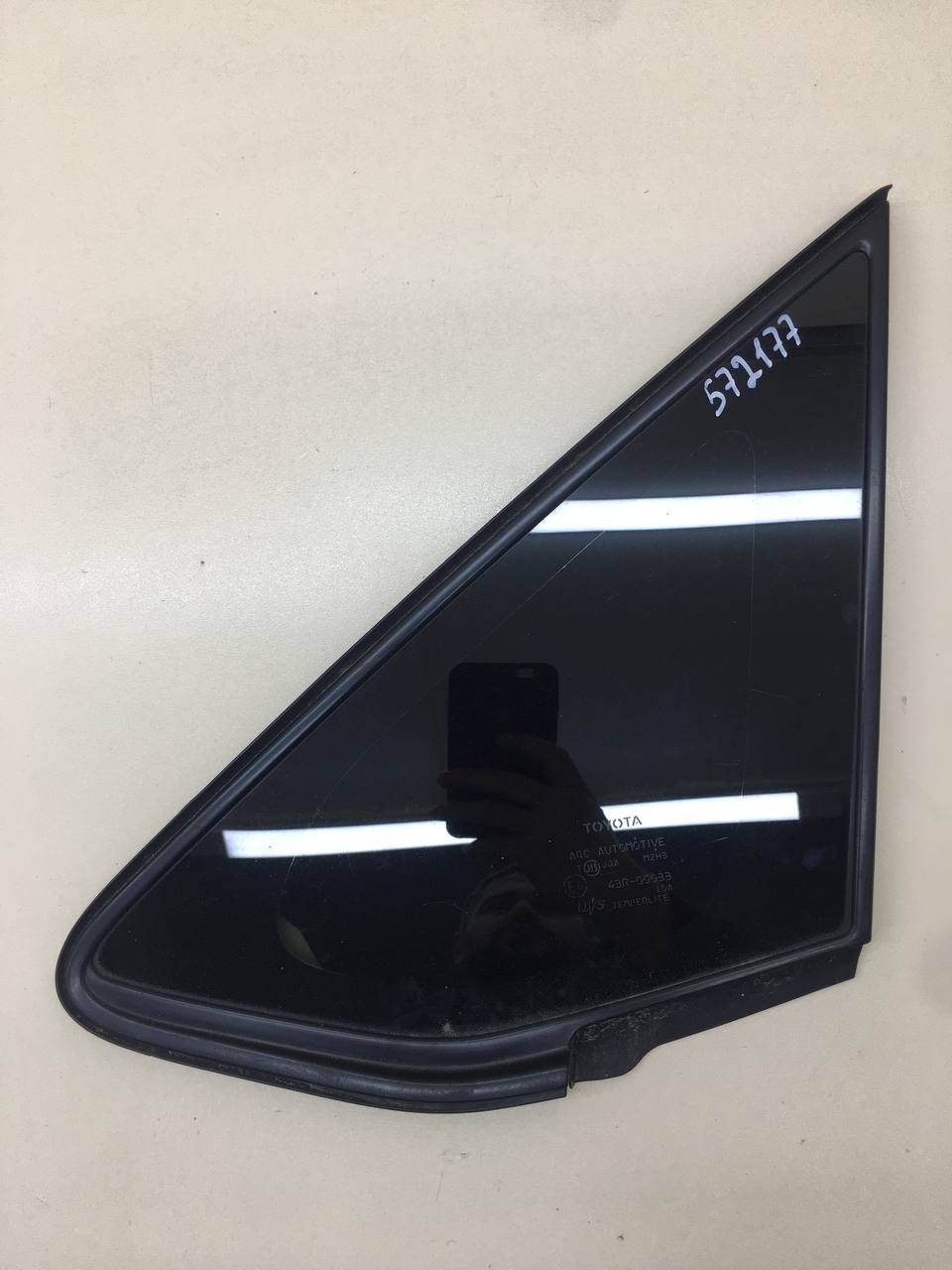 Стекло кузовное глухое левое Toyota Auris (E150) 2006-2012