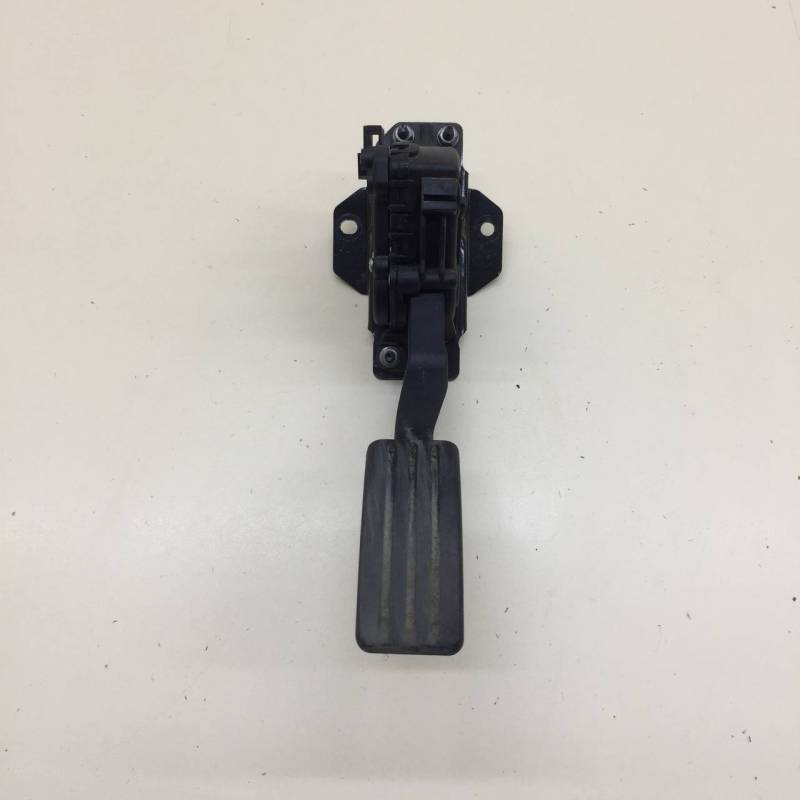 Педаль газа Nissan Almera 3 (G11, G15) 2012> Педаль газа Nissan Almera 3 (G11, G15) 2012>