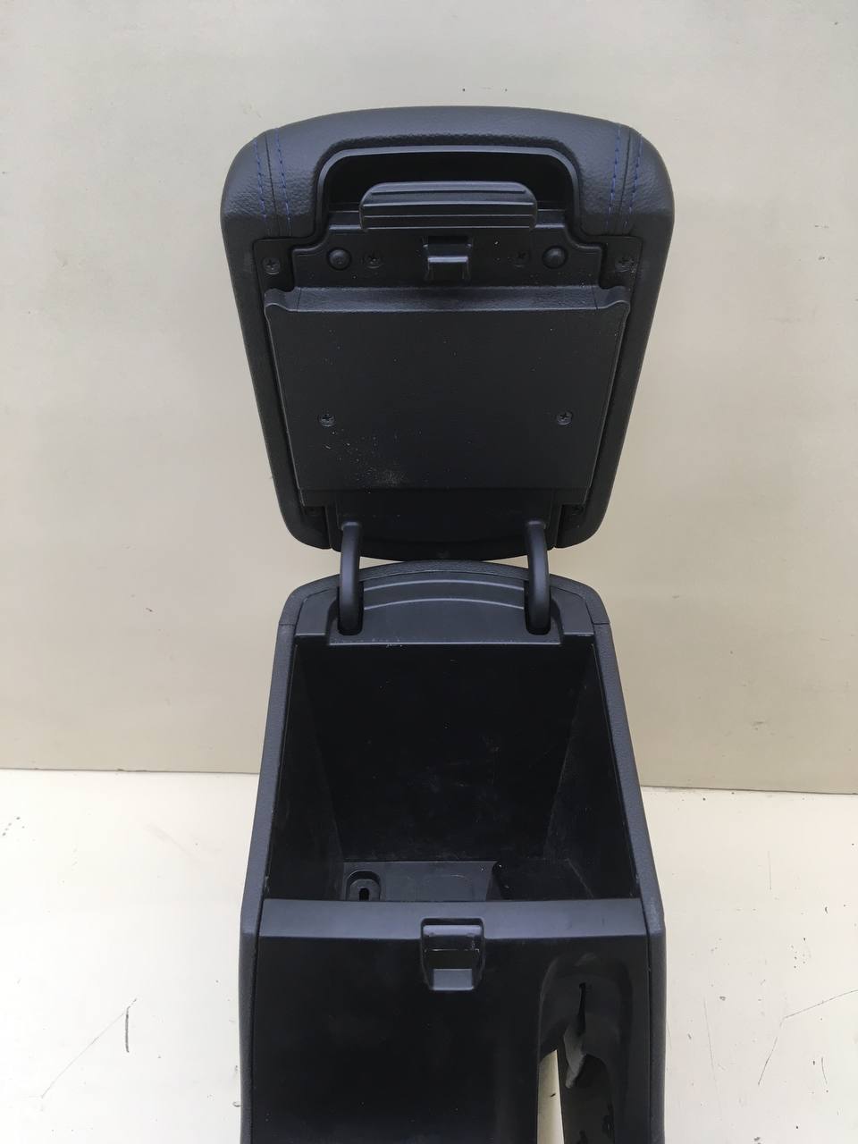 Консоль центральная Hyundai Tucson (TL) 2015-2021 Консоль центральная Hyundai Tucson (TL) 2015-2021