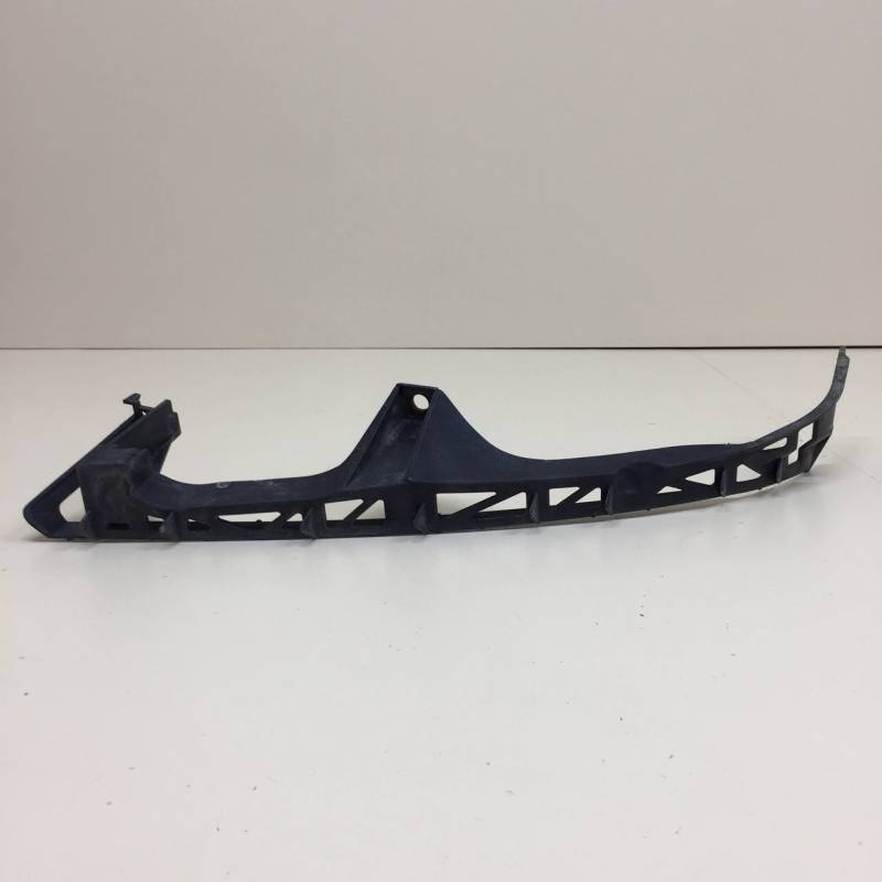 Кронштейн фар правый Mazda Mazda 6 (GG) 2002-2007 Кронштейн фар правый Mazda Mazda 6 (GG) 2002-2007