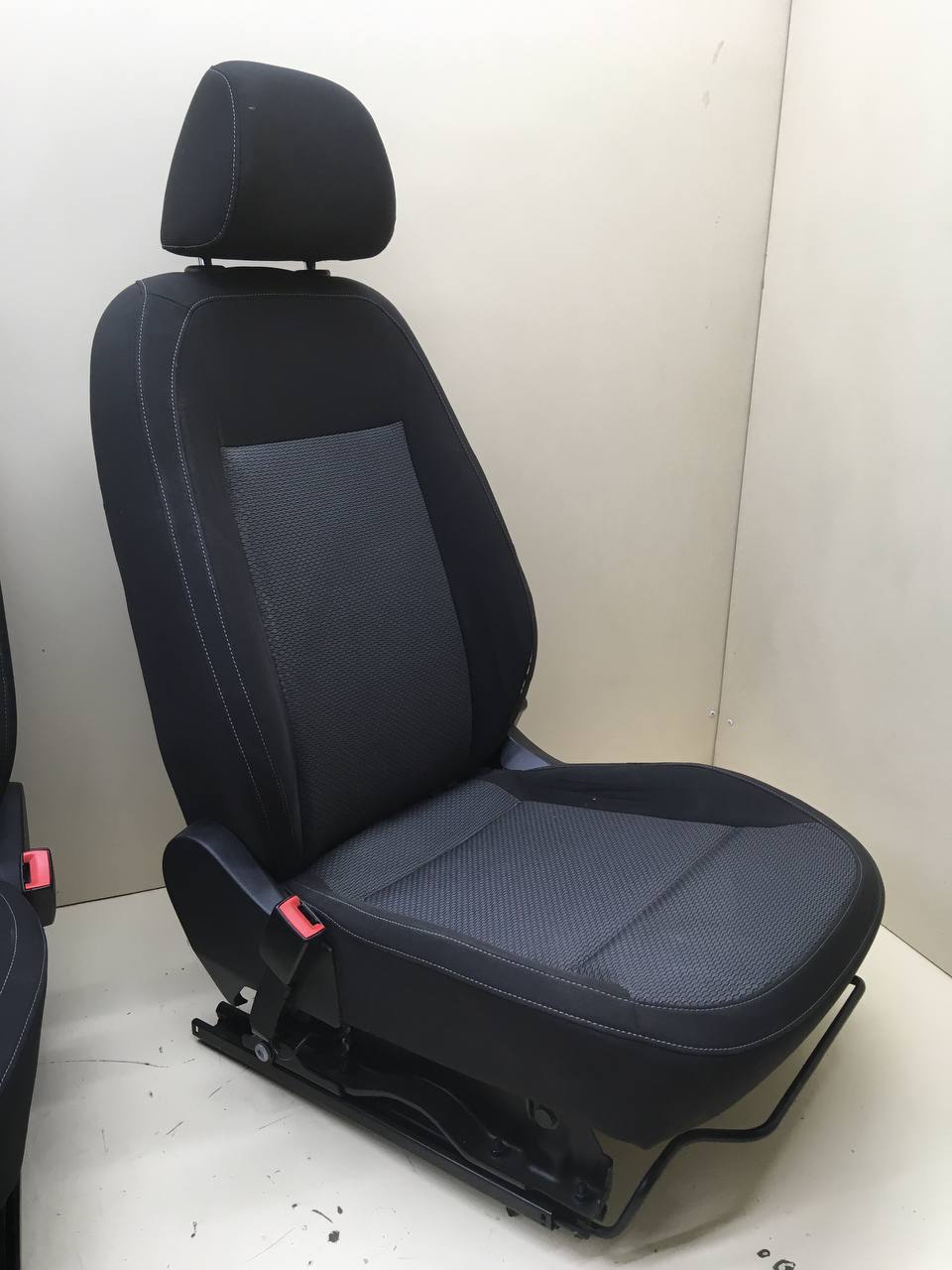 Сиденье (комплект) Volkswagen Polo (MK5) 2011-2020 Сиденье (комплект) Volkswagen Polo (MK5) 2011-2020