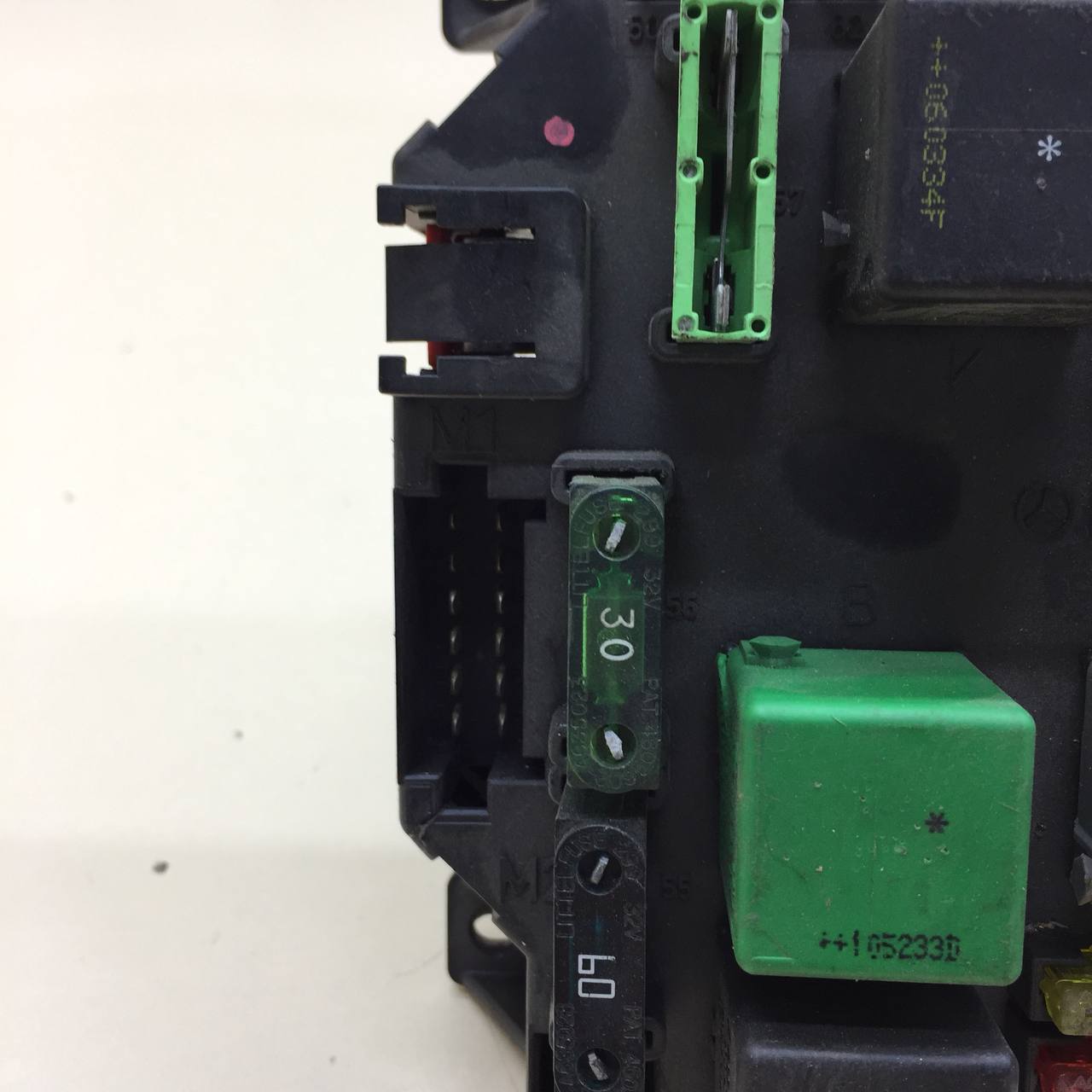 Блок предохранителей Mercedes-Benz S-Class (W221) 2005-2013