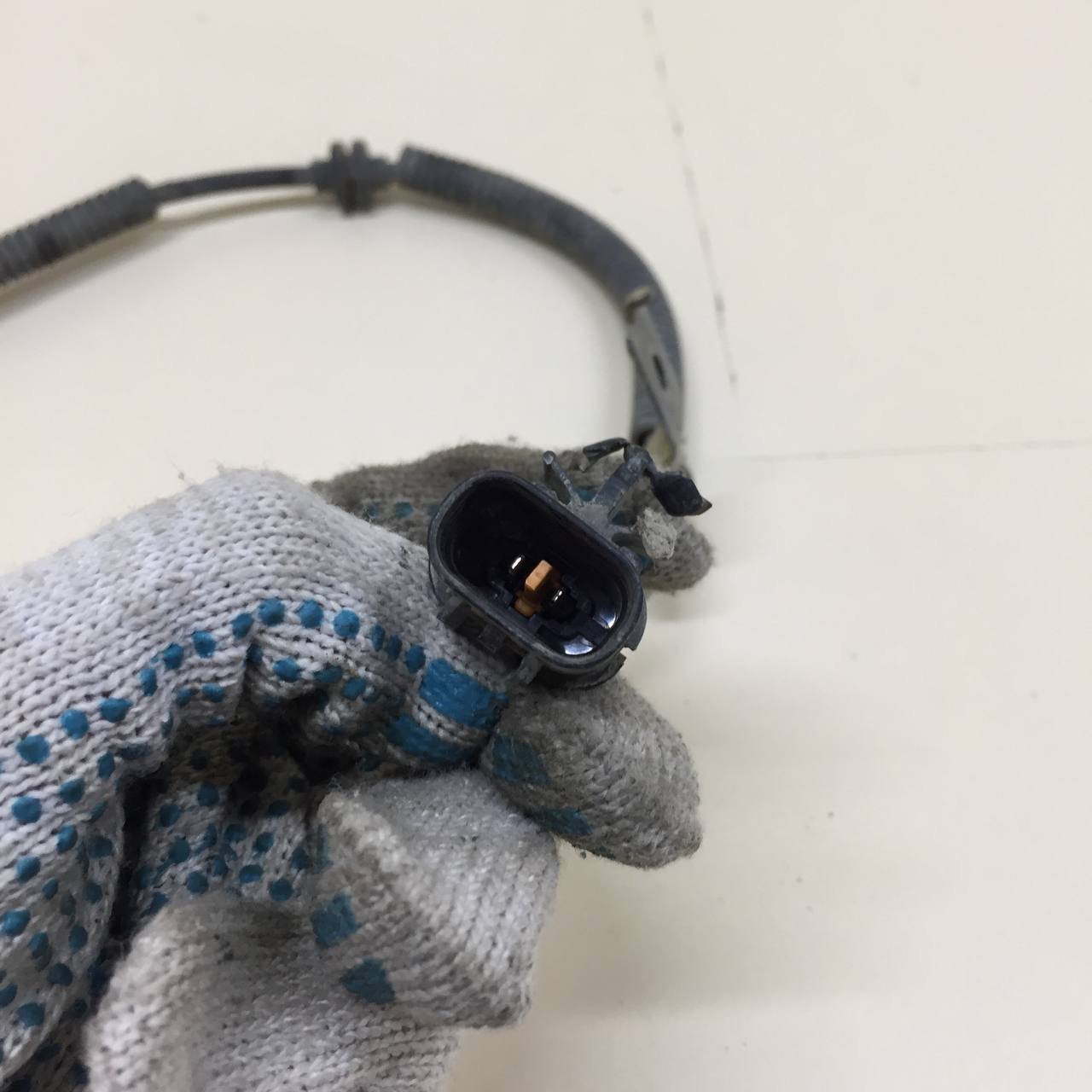 Датчик ABS задний левый Hyundai Starex H1/Grand Starex 2007>