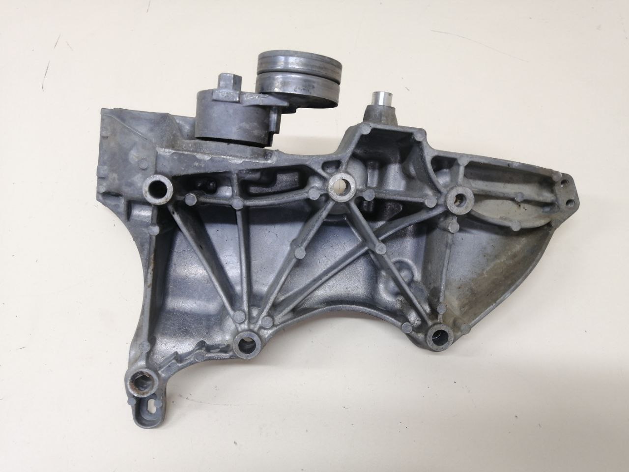 Кронштейн генератора Renault Duster (HSA, HSM) 2012>