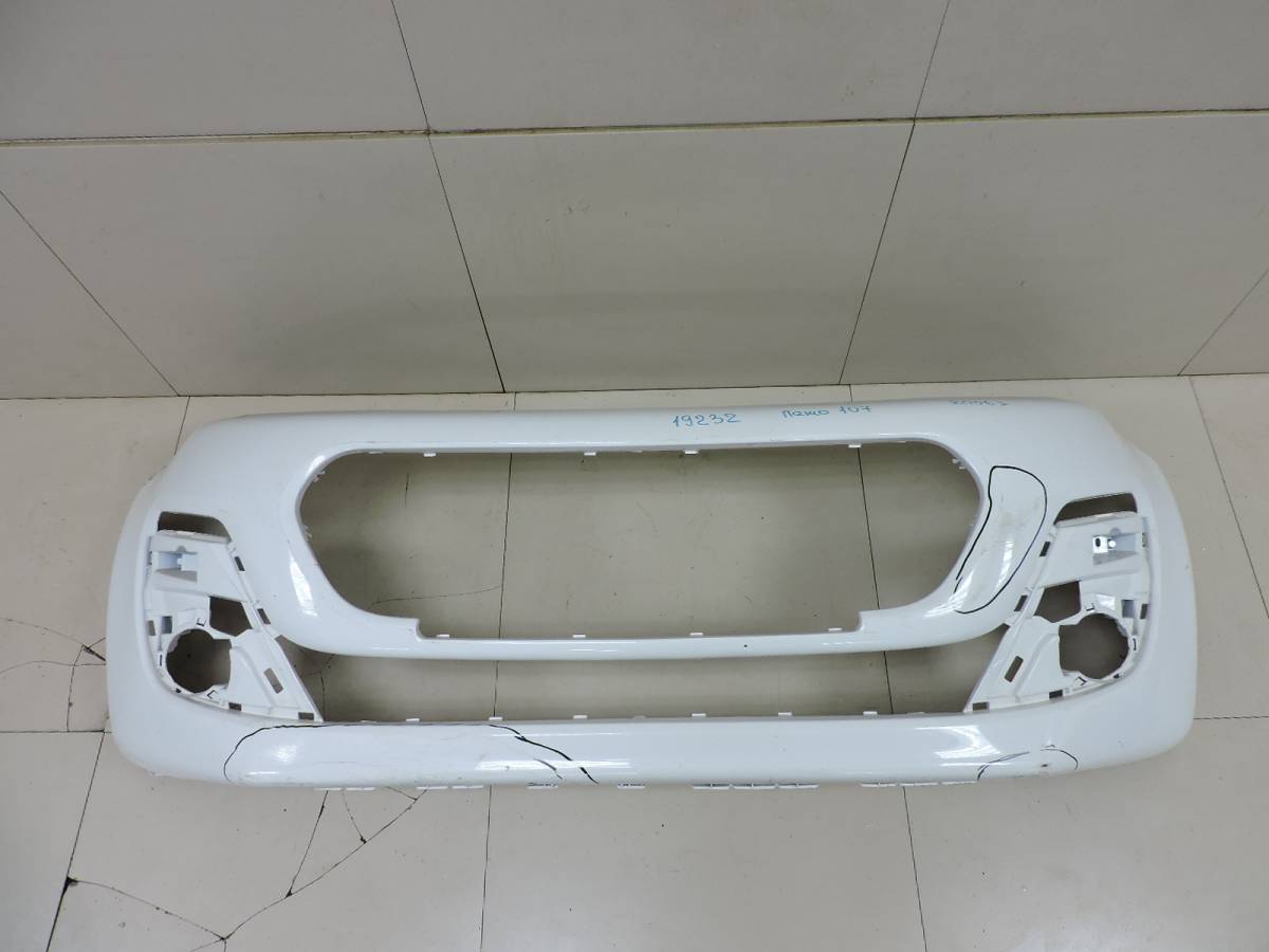 Бампер передний Peugeot 107 2006-2014