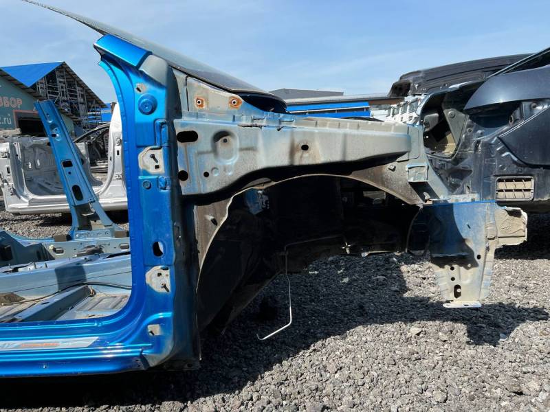 Четверть передняя правая Lada  X-RAY Cross 2018 >
