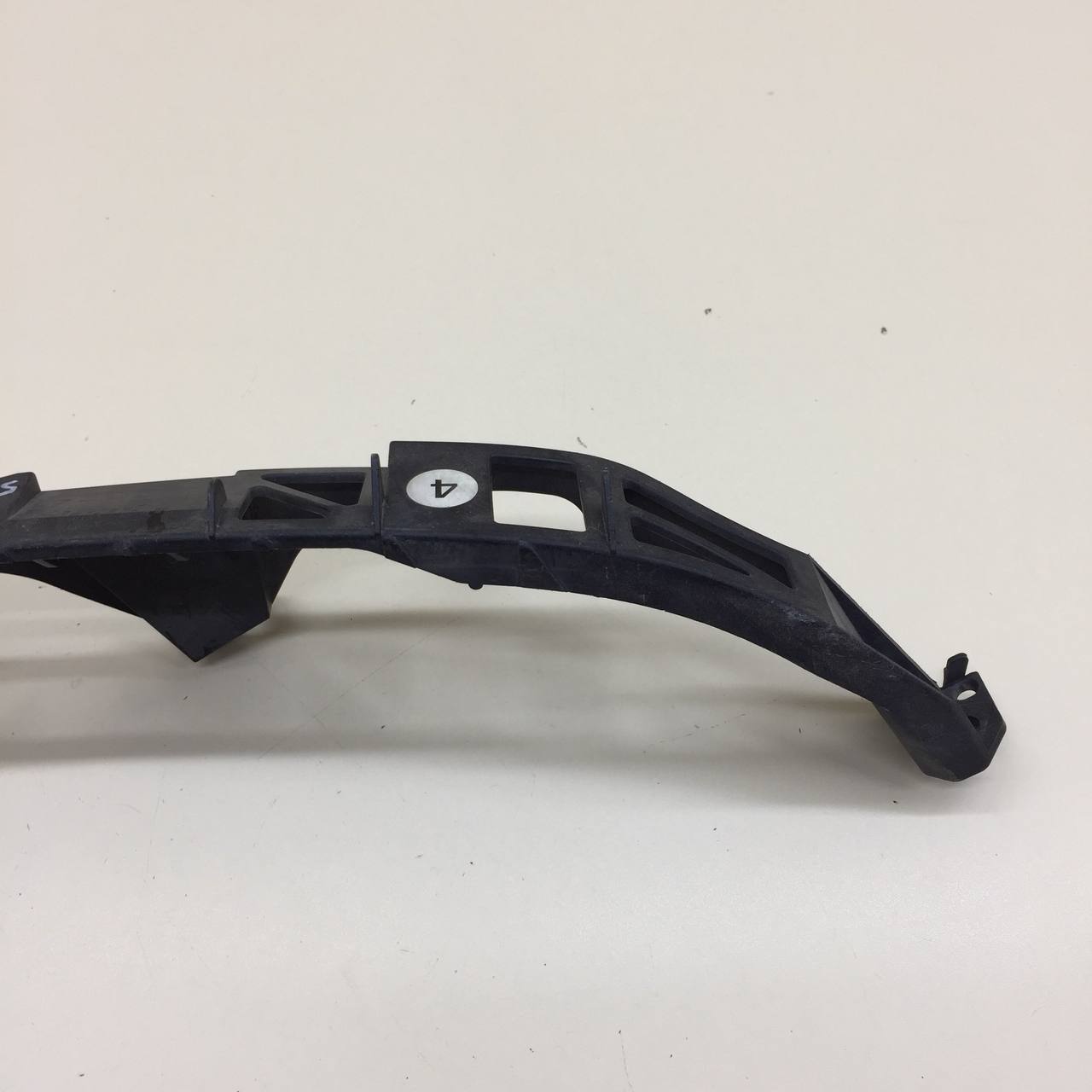 Кронштейн фар правый Mazda Mazda 3 (BK) 2002-2009