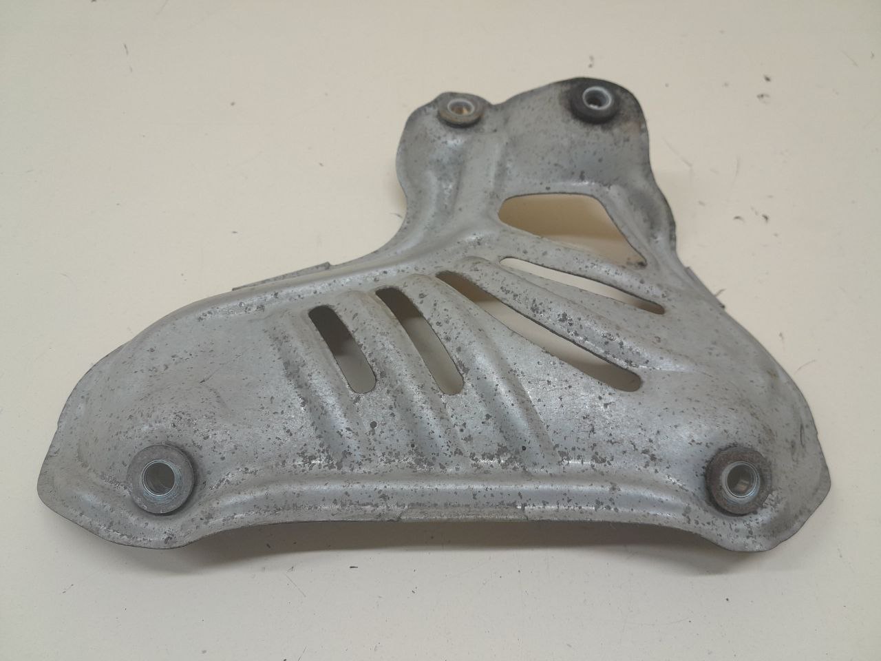 Экран тепловой Toyota Corolla E180 2013-2019 Экран тепловой Toyota Corolla E180 2013-2019