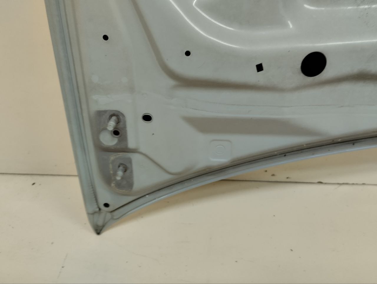 Капот Nissan Almera Classic (B10) 2006-2013 Капот Nissan Almera Classic (B10) 2006-2013