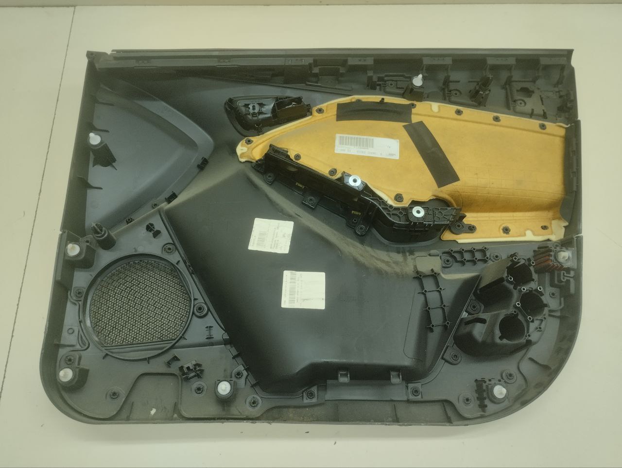 Обшивка двери передней левой Ford Focus 3 2011>