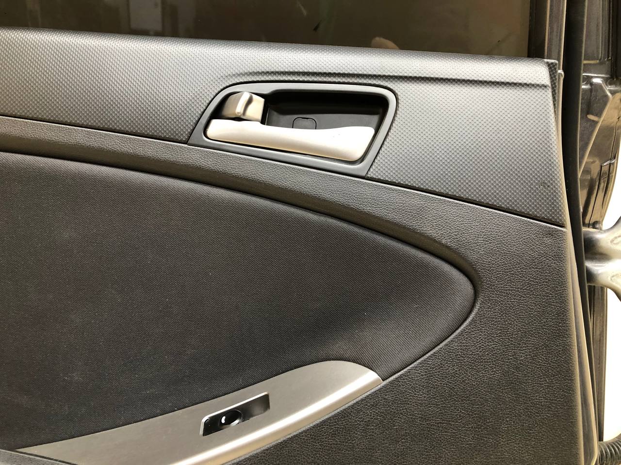 Дверь задняя левая Hyundai Solaris (RB) 2010-2017