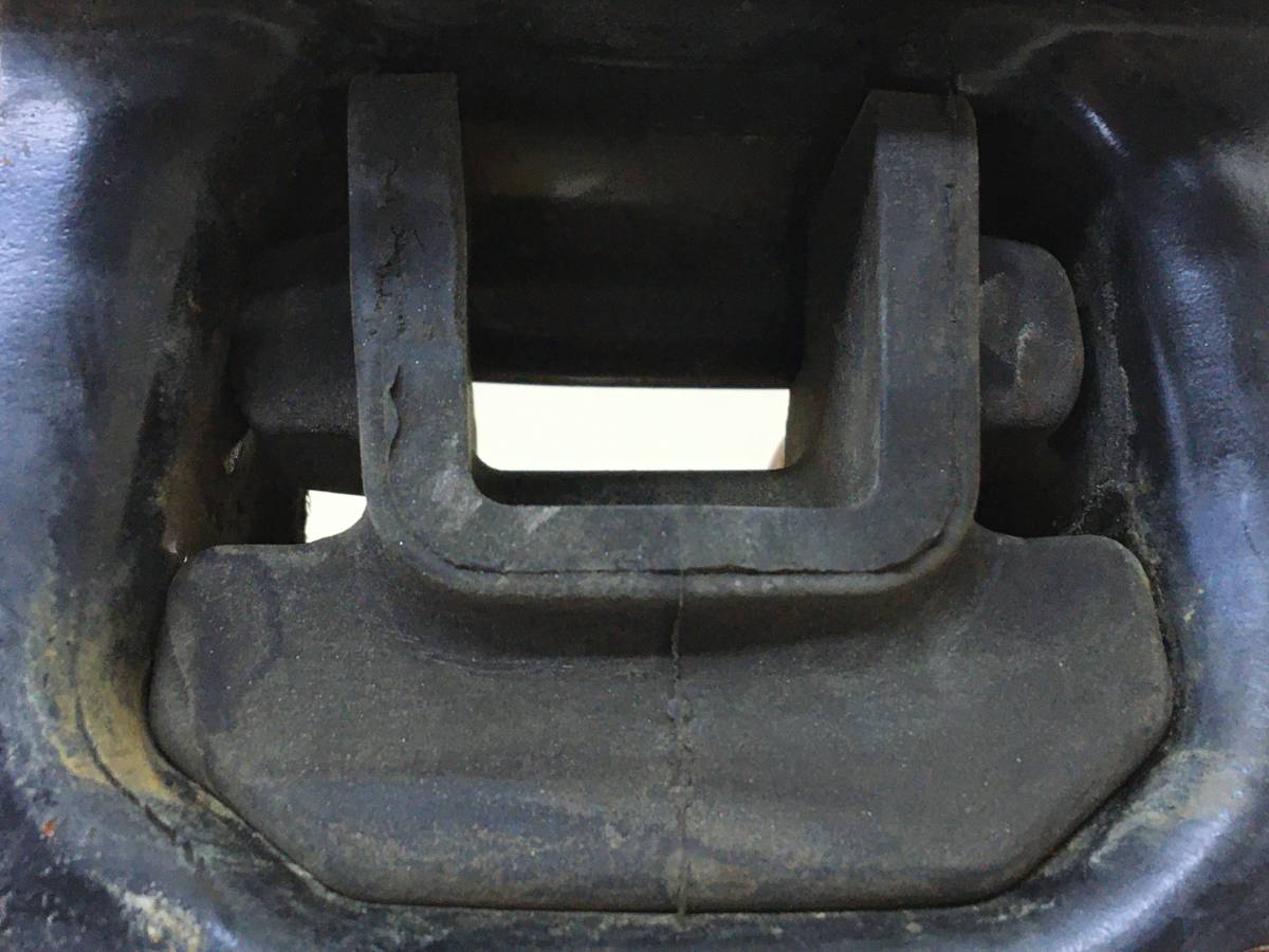 Опора двигателя левая Lada Vesta 2015>