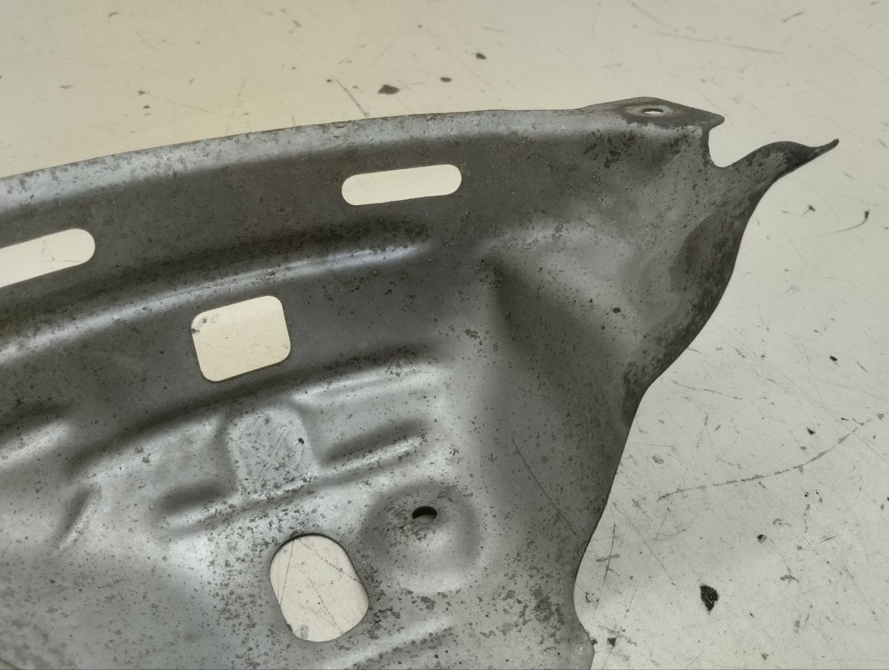 Экран тепловой Toyota Corolla E180 2013-2019 Экран тепловой Toyota Corolla E180 2013-2019