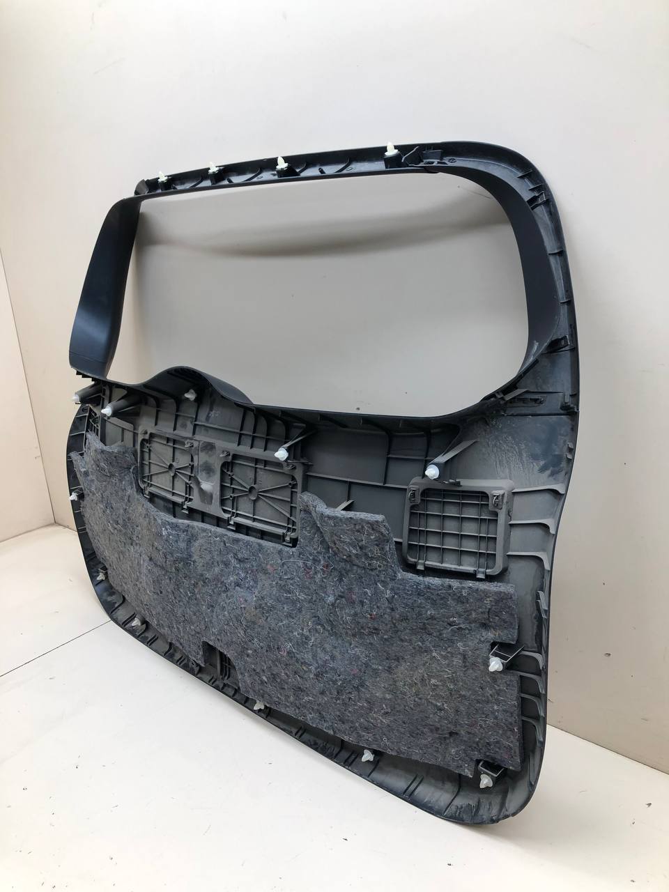 Обшивка двери багажника Toyota Rav 4 (XA40) 2013-2019
