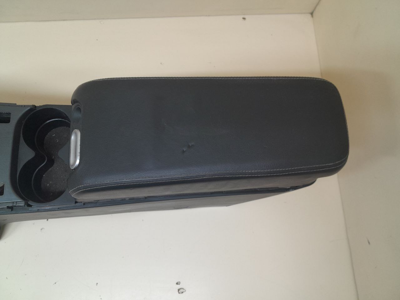 Консоль центральная Mazda CX-7 (ER) 2006-2012 Консоль центральная Mazda CX-7 (ER) 2006-2012