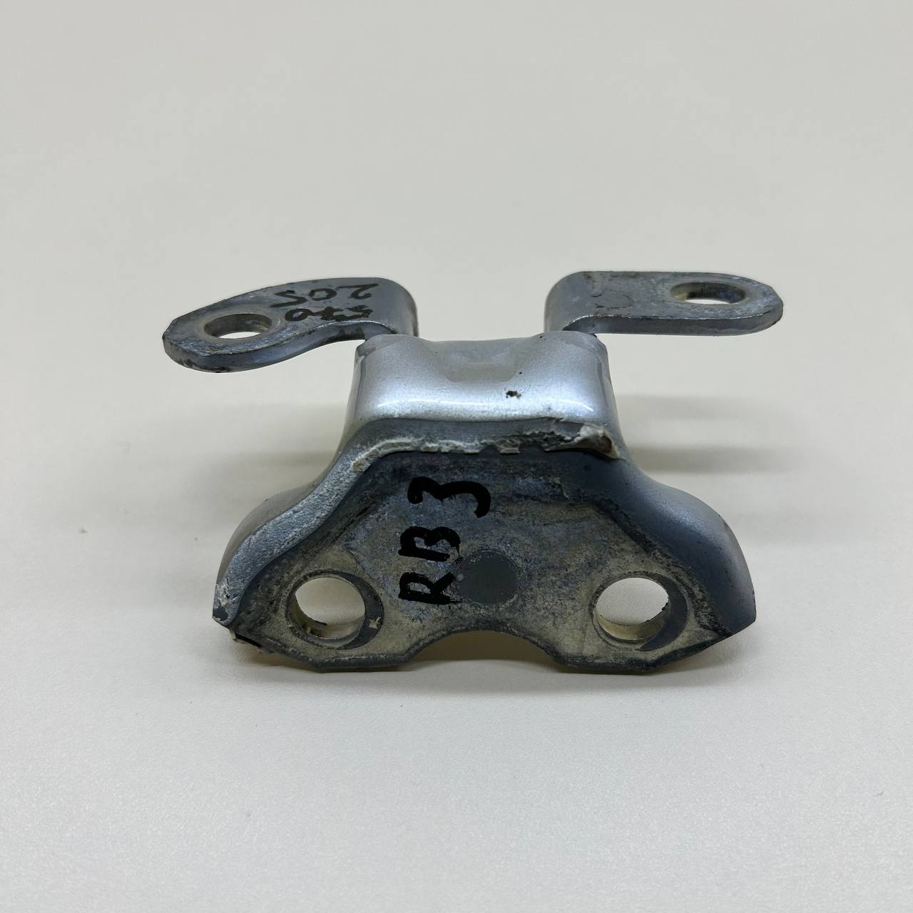 Петля двери задней правой верхняя Toyota Corolla E150 2006-2013 Петля двери задней правой верхняя Toyota Corolla E150 2006-2013