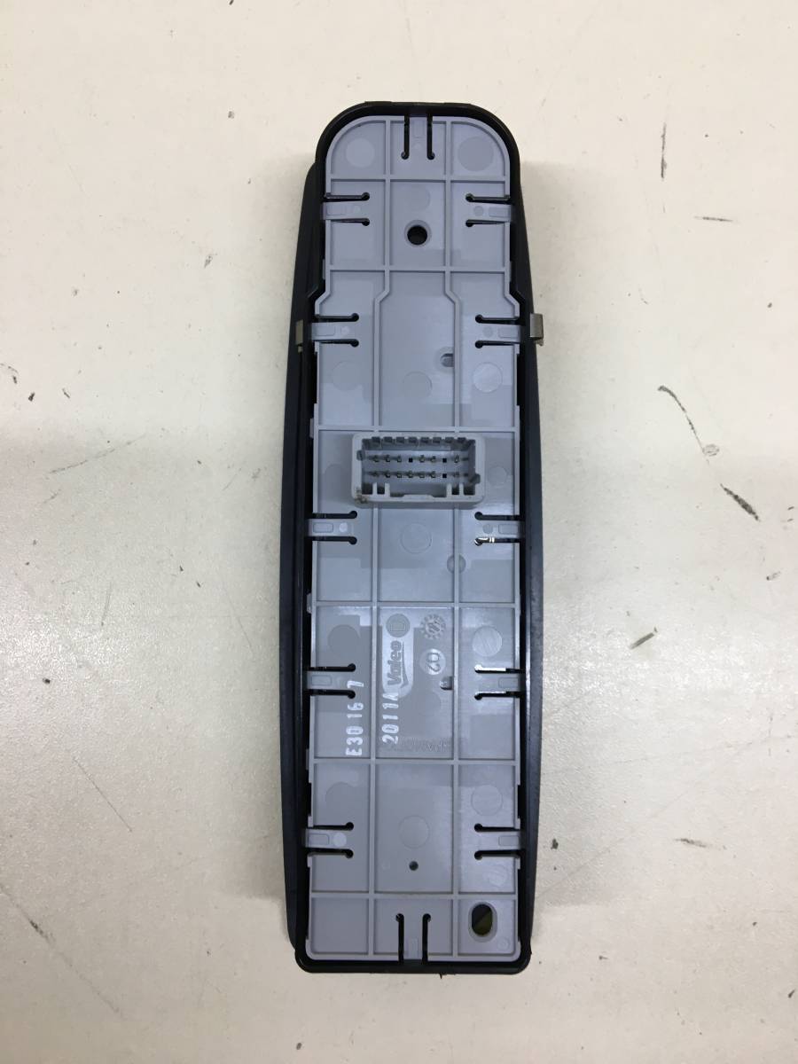 Блок управления стеклоподъемниками Renault Laguna (3) 2008-2015