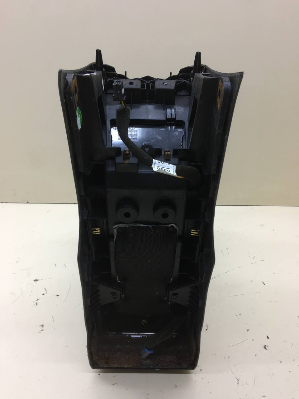 Консоль центральная Chevrolet Captiva (C140) 2011-2016 Консоль центральная Chevrolet Captiva (C140) 2011-2016