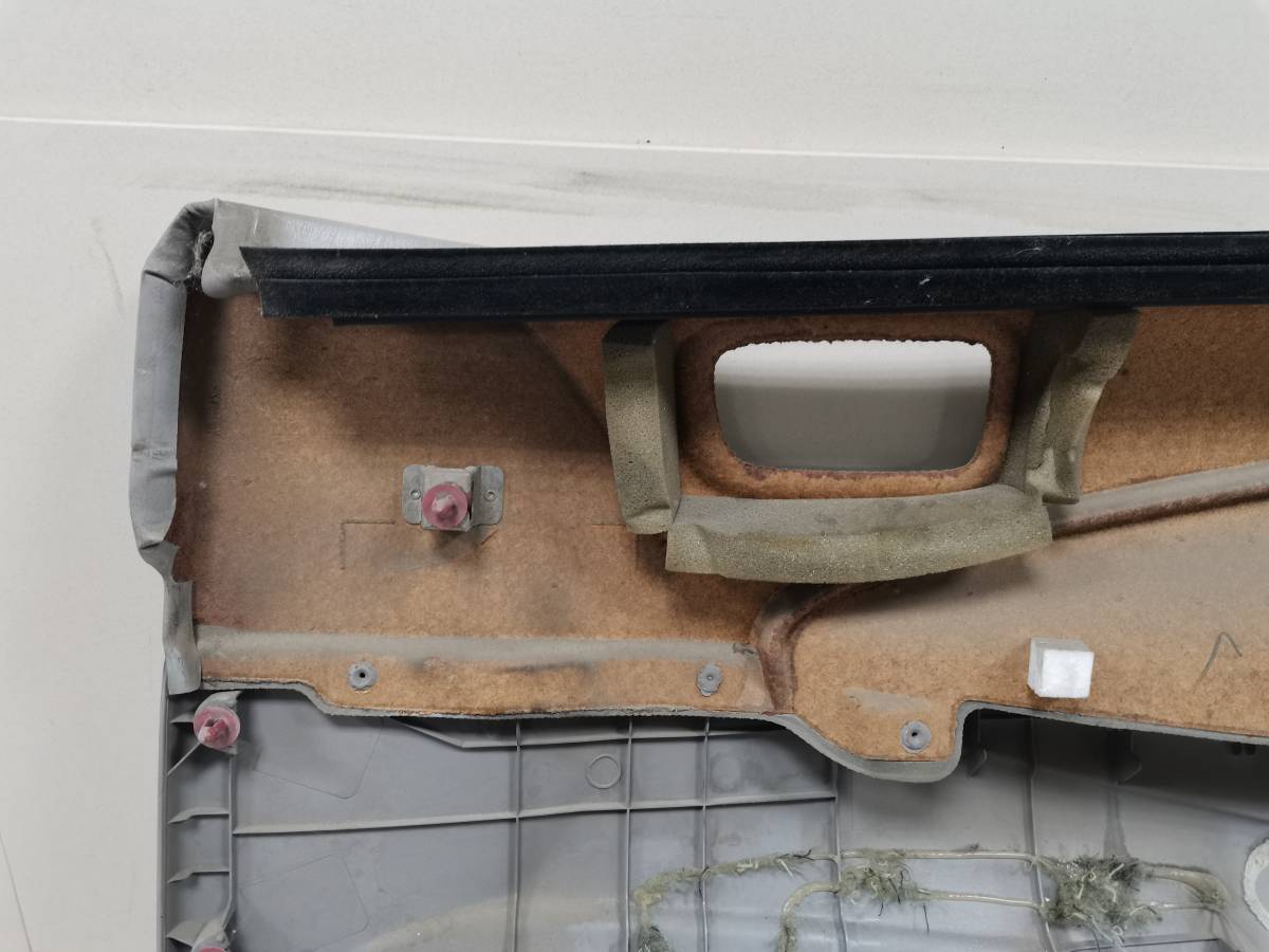 Обшивка двери передней левой Toyota Prius (W10) 1997-2003