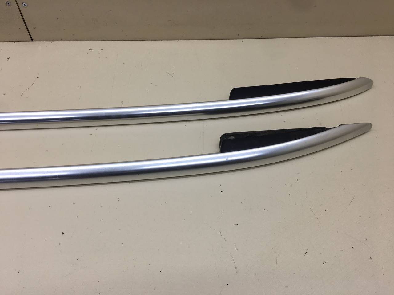 Рейлинг боковой Volkswagen Tiguan (5N1) 2007-2011 Рейлинг боковой Volkswagen Tiguan (5N1) 2007-2011