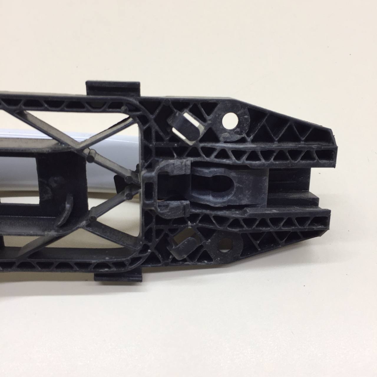 Ручка двери передней наружная правая Volkswagen Tiguan (5N1) 2007-2011 Ручка двери передней наружная правая Volkswagen Tiguan (5N1) 2007-2011