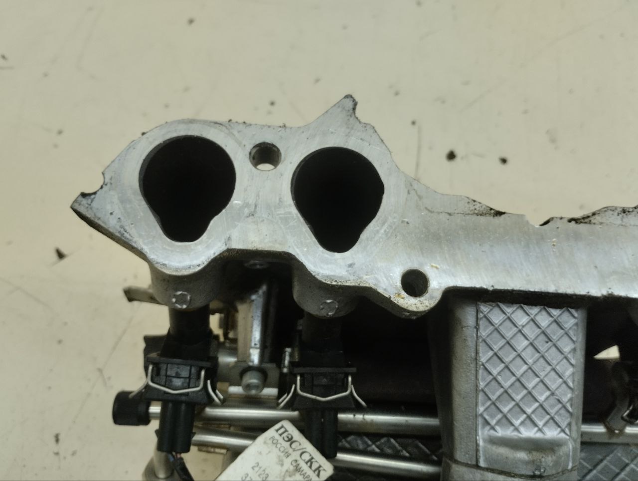Коллектор впускной Chevrolet Niva 2009-2020 Коллектор впускной Chevrolet Niva 2009-2020