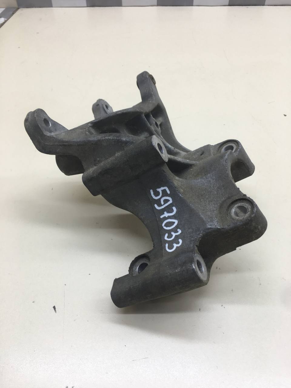 Кронштейн генератора Chery Tiggo T11 2005-2016