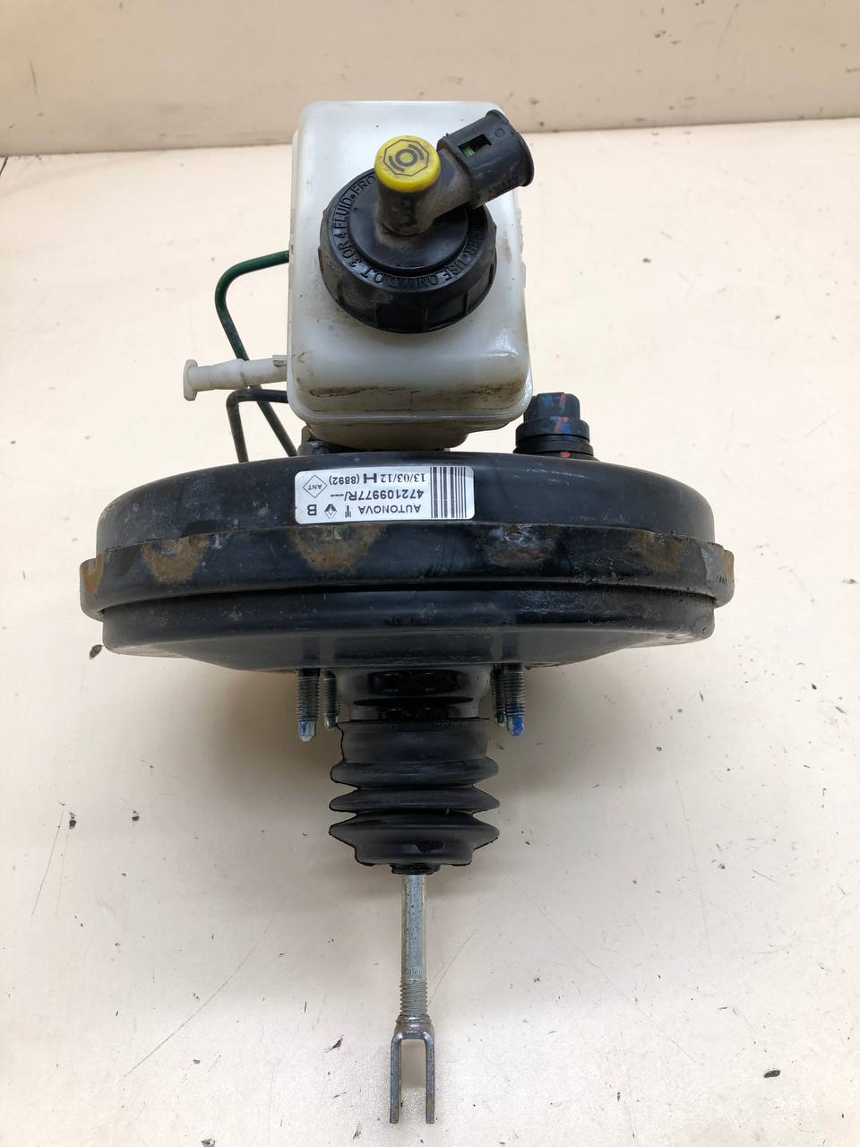 Усилитель тормозов вакуумный Renault Sandero 2009-2014