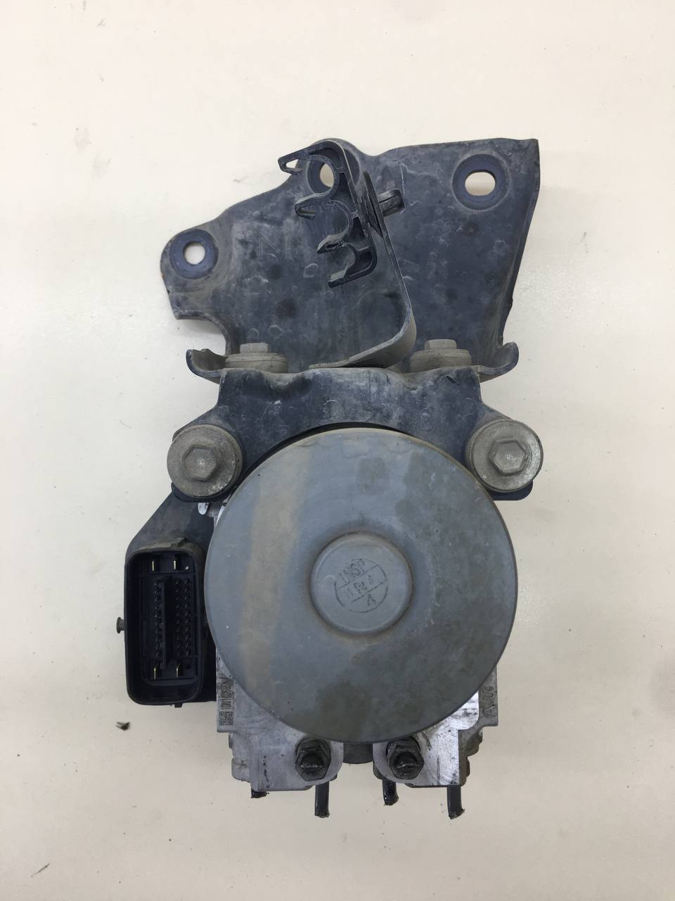 Блок ABS (насос) Toyota Rav 4 (A30) 2006-2013