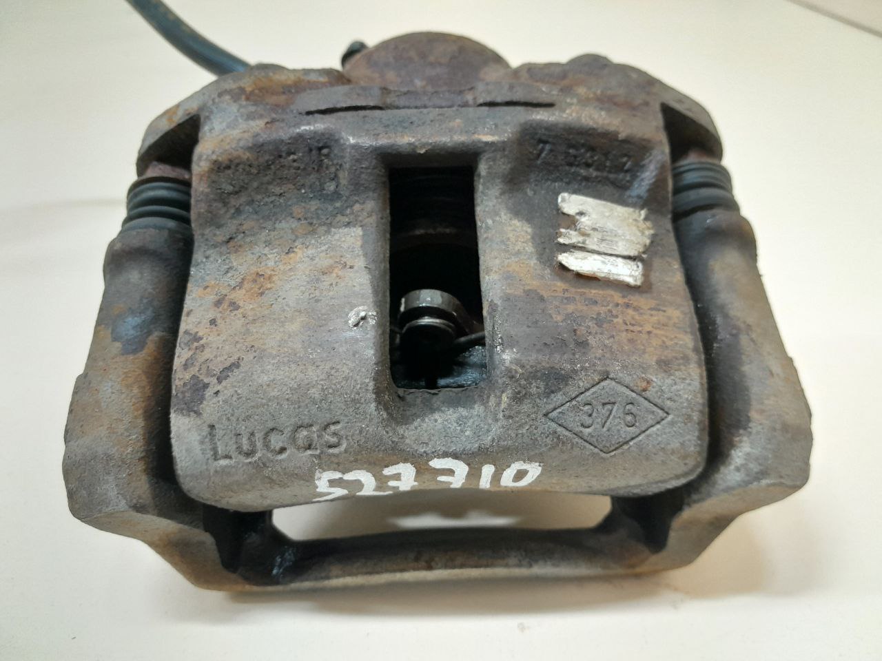 Суппорт передний правый Renault Logan (1) 2005-2014