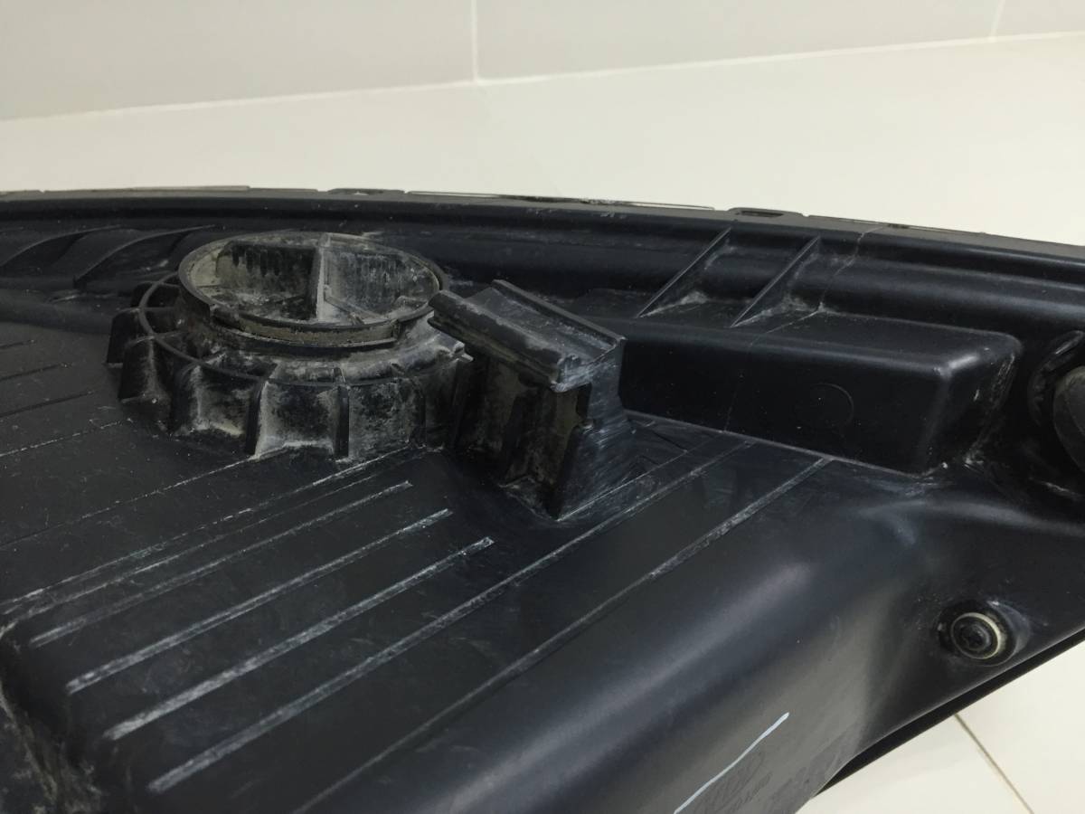 Фара правая Kia Sorento (XM) 2009-2021