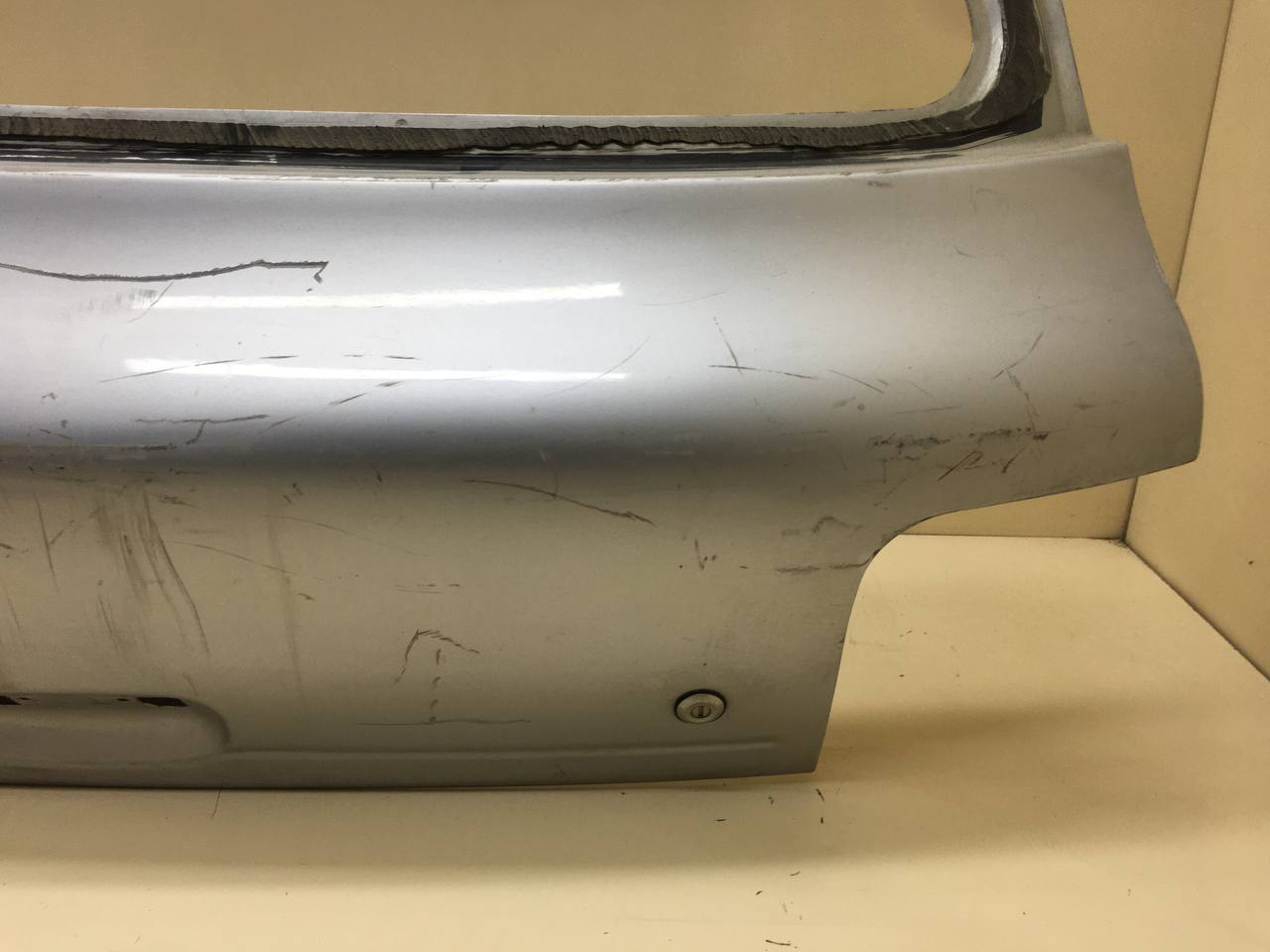 Дверь багажника Subaru Impreza (G10) 1996-2000