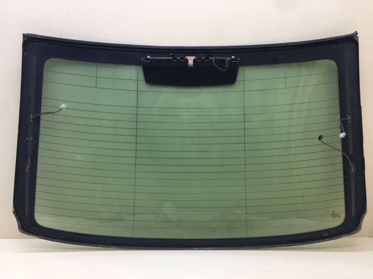 Стекло заднее BMW 7-Series F01,F02  2008-2015
