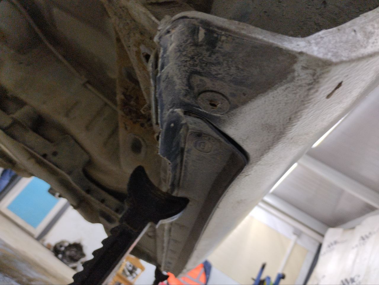 Порог со стойкой правый Toyota Auris (E150) 2006-2012