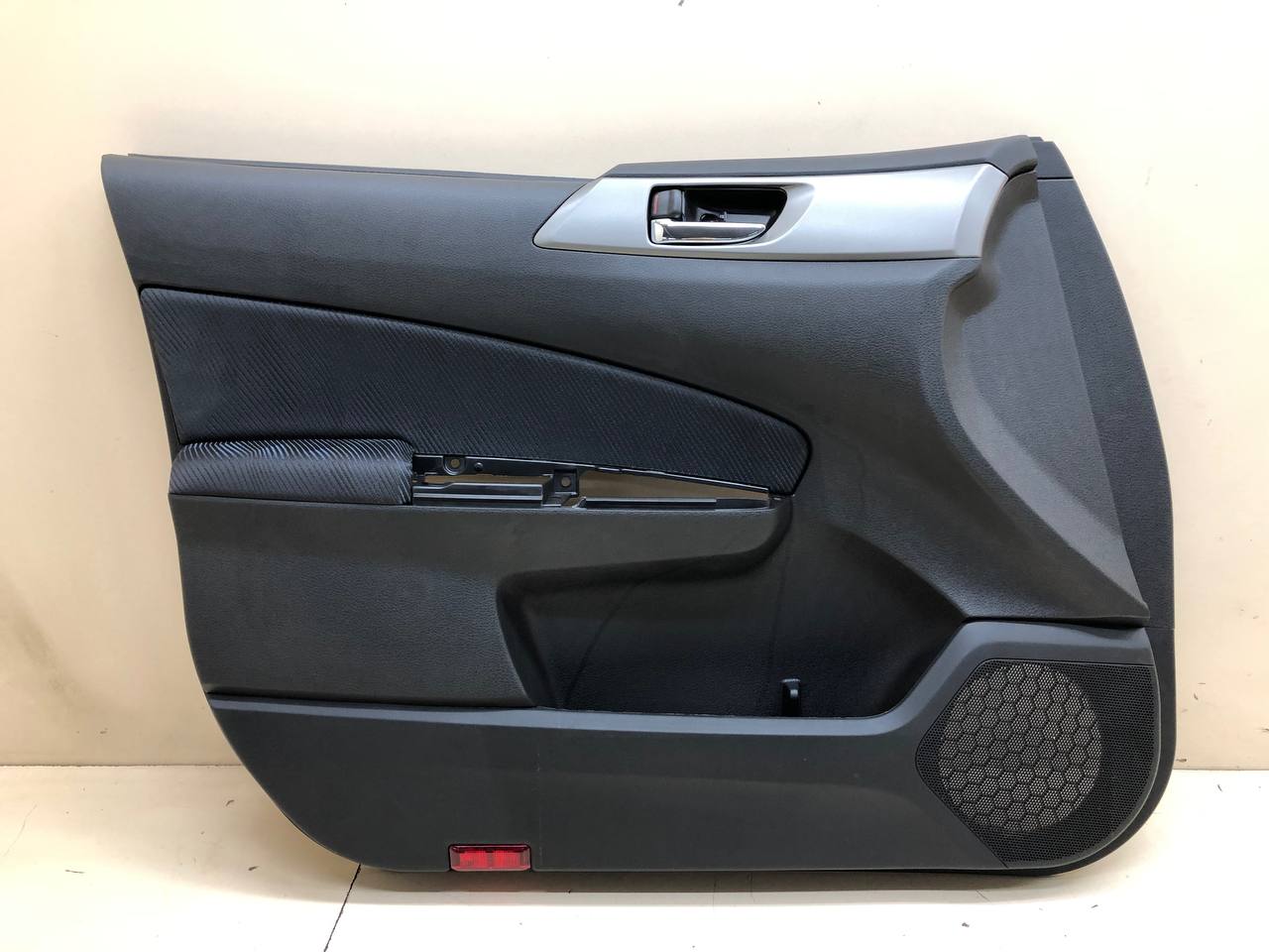 Обшивка двери передней левой Subaru Forester (S12) 2008-2012