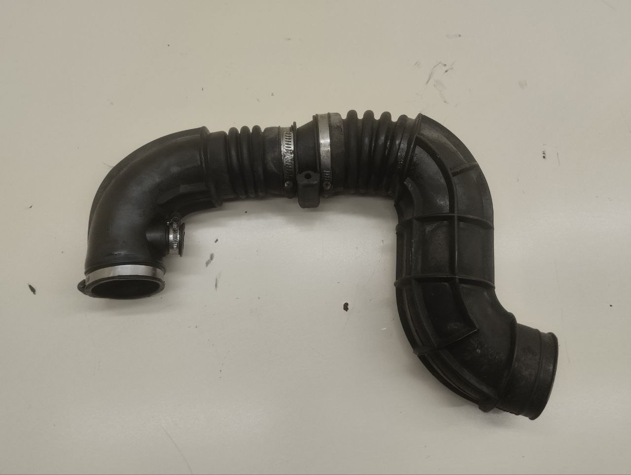 Патрубок воздушного фильтра Chevrolet Niva 2009-2020