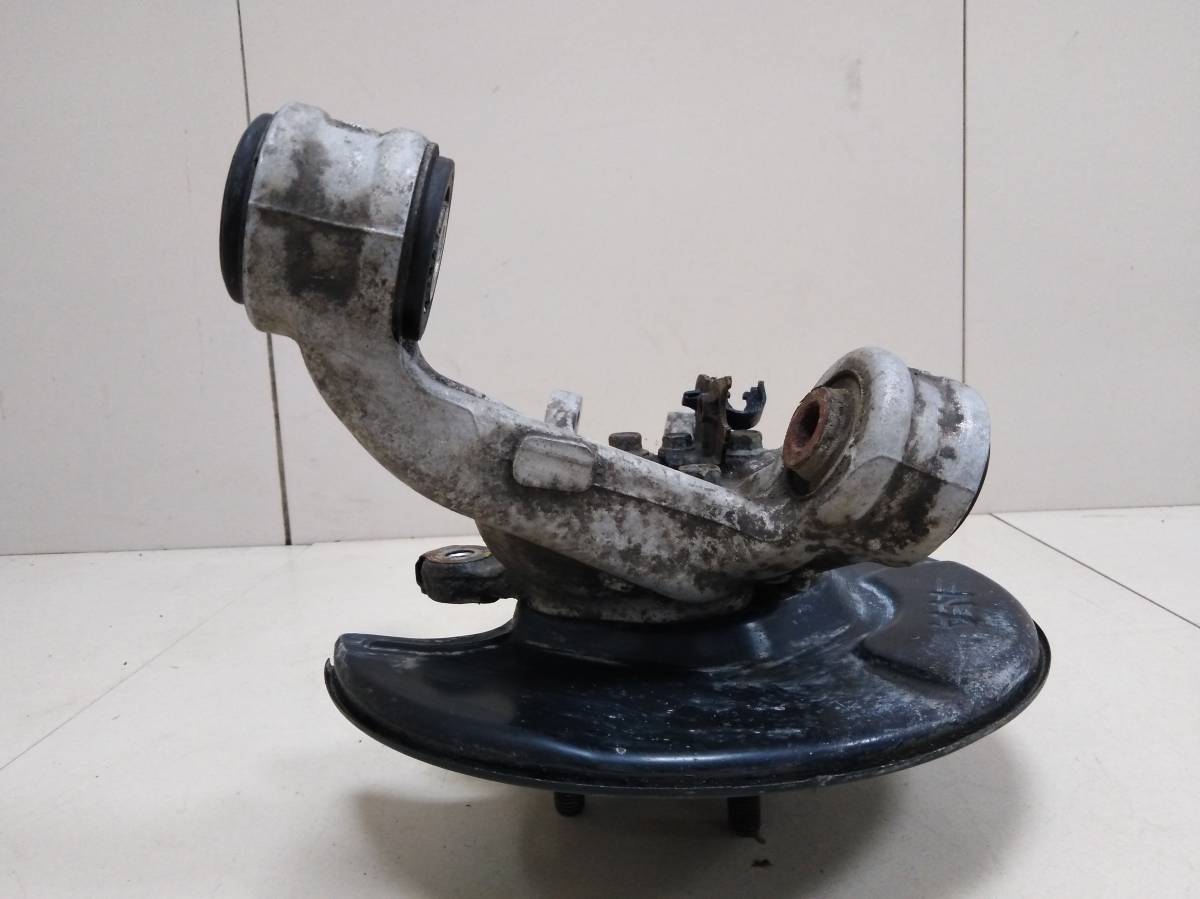 Кулак поворотный задний левый Honda Civic 4D 2006-2012