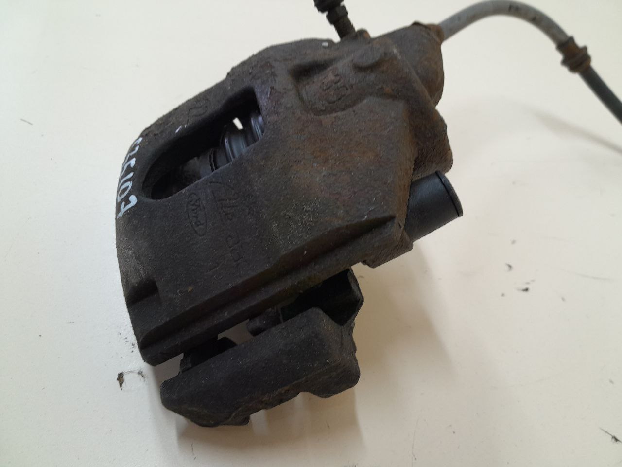 Суппорт передний правый Ford Fusion (JU) 2002-2012