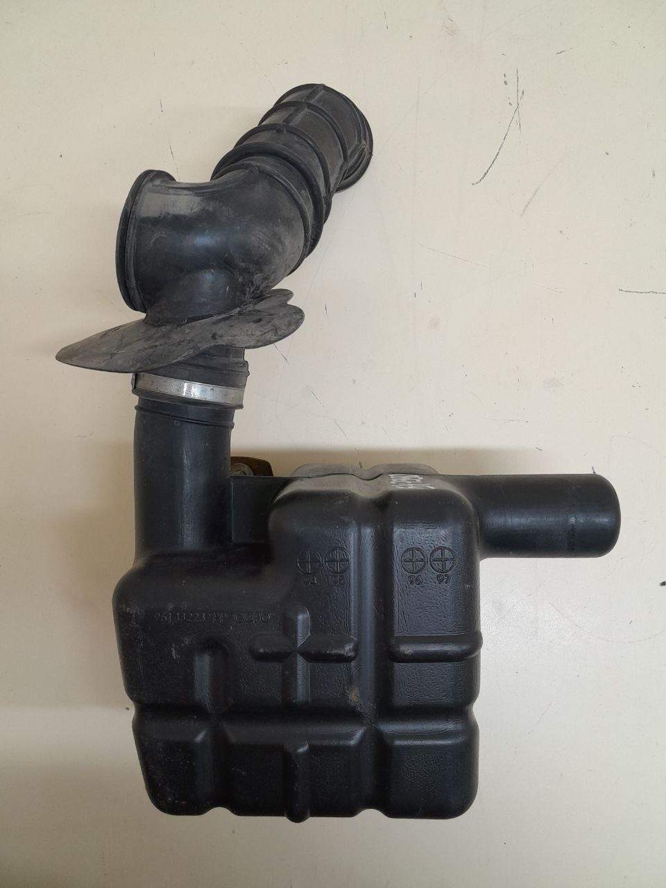 Резонатор воздушного фильтра Daewoo Nexia (N150) 2008-2016