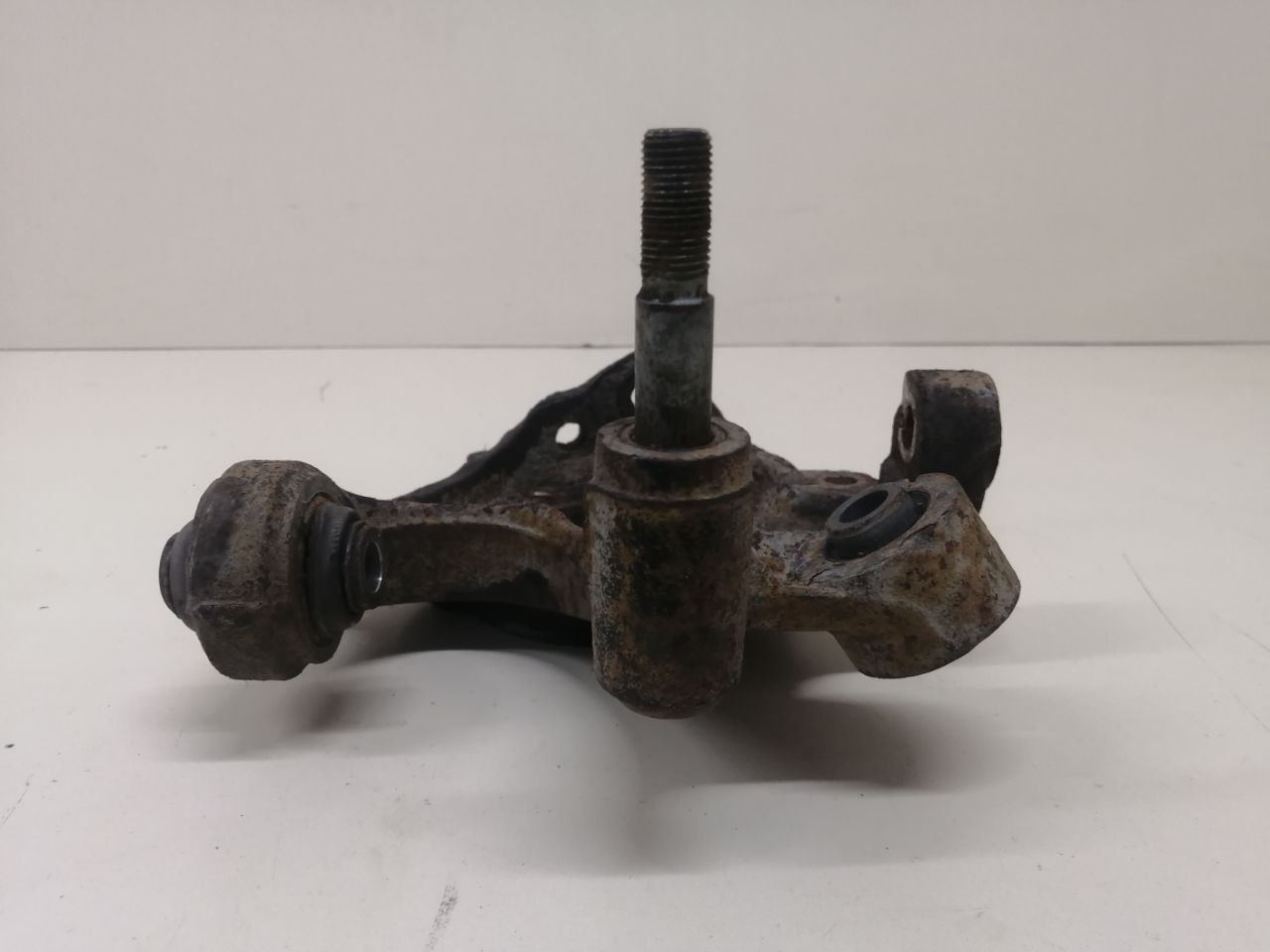 Кулак поворотный задний левый Hyundai ix55 2007-2013