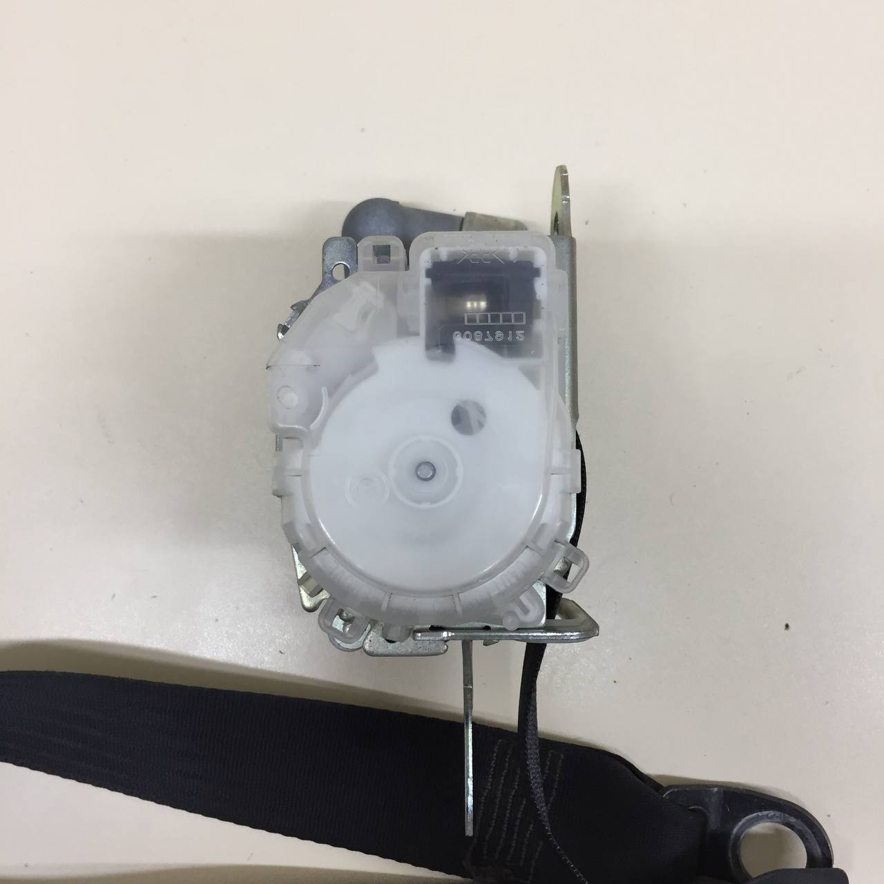 Ремень безопасности с пиропатроном Peugeot 107 2006-2014