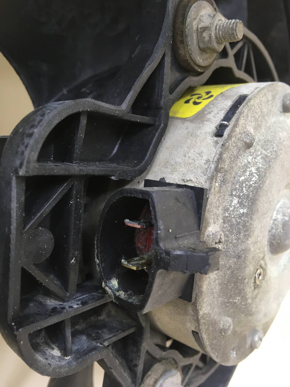 Диффузор вентилятора Chevrolet Niva 2002-2009