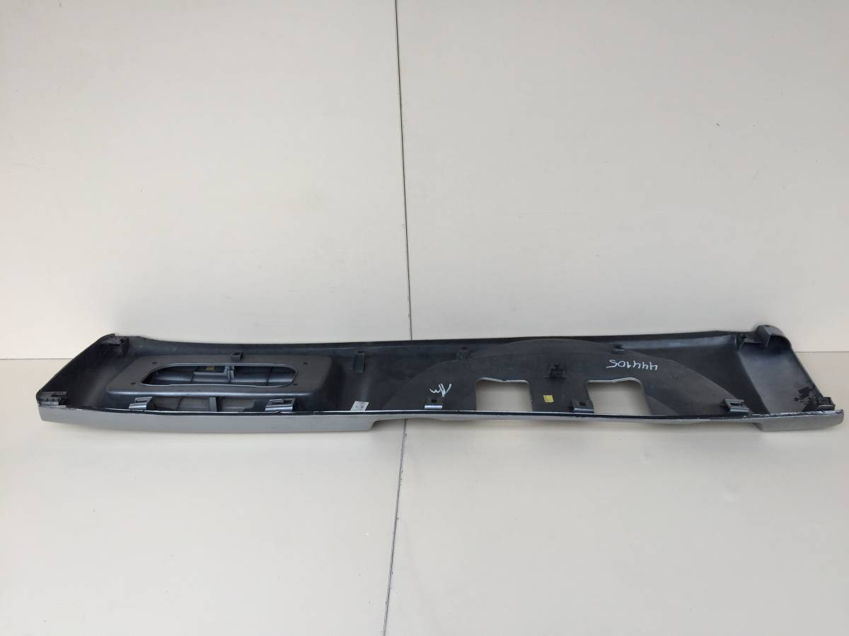 Накладка крышки багажника Honda CR-V 2002-2006