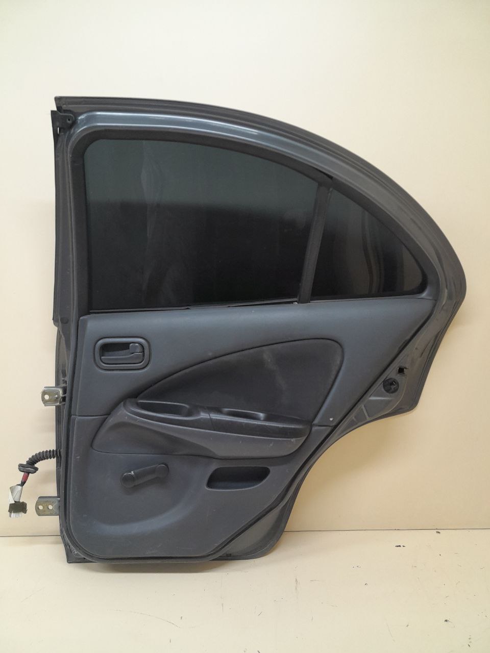 Дверь задняя правая Nissan Almera (N16) 2000-2006 Дверь задняя правая Nissan Almera (N16) 2000-2006