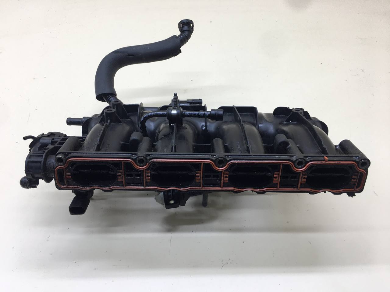 Коллектор впускной Volkswagen Tiguan (5N1) 2007-2011 Коллектор впускной Volkswagen Tiguan (5N1) 2007-2011